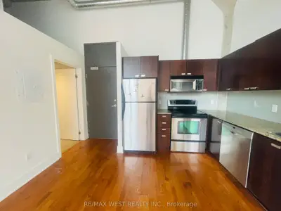 637 Lake Shore Boulevard W 424, Toronto C01, ON M5V 3J6
