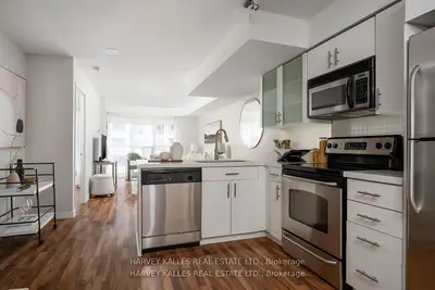 1005 King Street W 301, Toronto C01, ON M6K 3M8