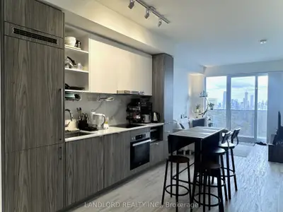 55 Cooper Street 7102, Toronto C08, On M5e 0g1