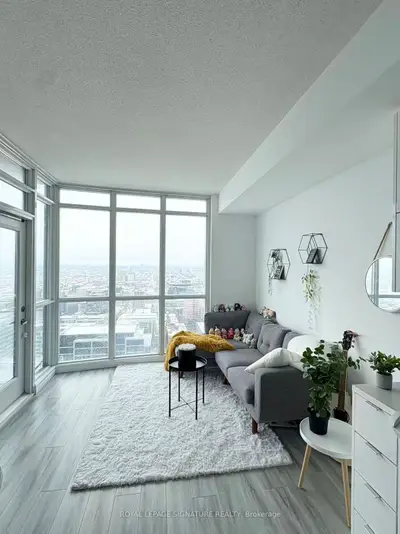 21 Iceboat Terrace 4515, Toronto C01, ON M5V 4A9