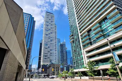 88 Harbour Street 1703, Toronto C01, On M5j 1b7