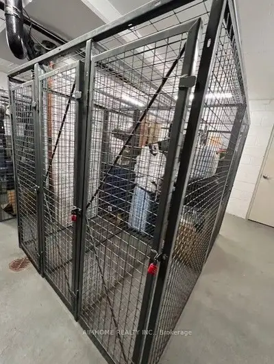 37 Grosvenor Street Lockers (2), Toronto C01, ON M4Y 3G5