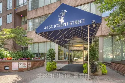44 St Joseph Street 1515, Toronto C01, ON M4Y 2W4