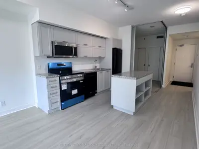 21 Nelson Street 730, Toronto C01, ON M5V 3H9