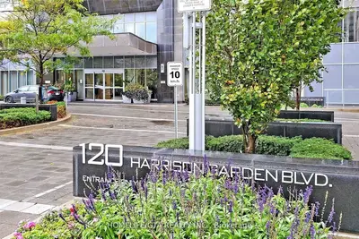 Condo Apartment in Toronto