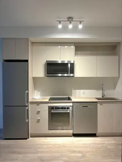 60 Princess Street 532 SE, Toronto C08, ON M5A 2C7