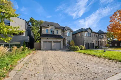 19 Irvington Crescent, Toronto, On M2n 2z2