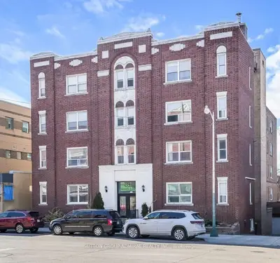 448 Spadina Road 203, Toronto C03, On M5p 2w4