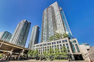 18 Yonge Street Ph3812, Toronto C01, On M5e 1z8