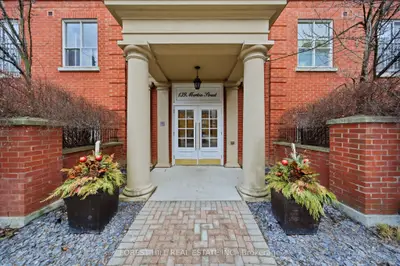 139 Merton Street 631, Toronto C10, On M4s 3g7