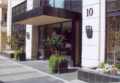 10 Delisle Avenue 810, Toronto C03, ON M4V 3C6