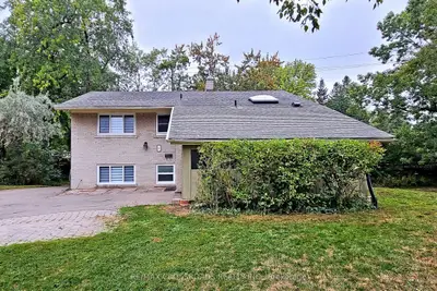 16 Sandalwood Place, Toronto C13, On M3b 1l6