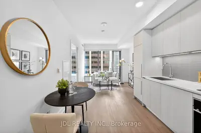 8 Cumberland Street 2804, Toronto C02, ON M4W 0B6