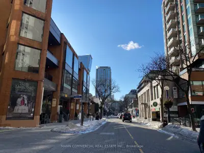 69 Yorkville Avenue S #303, Toronto C02, ON M5R 2C2
