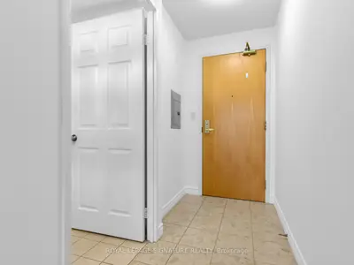 43 Eglinton Avenue E 1801, Toronto C10, ON M4P 1A2