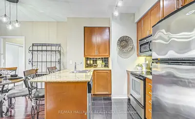 736 Spadina Avenue 506, Toronto C01, On M5s 2j6