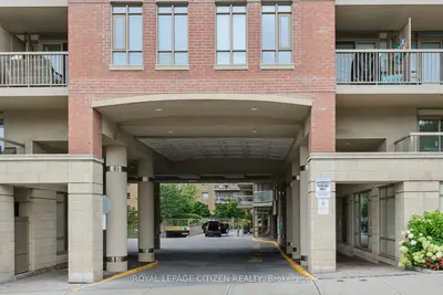 900 Mount Pleasant Road 121, Toronto C10, ON M4P 3J9