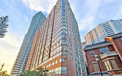 1055 Bay Street 1714, Toronto C01, ON M5S 3A3