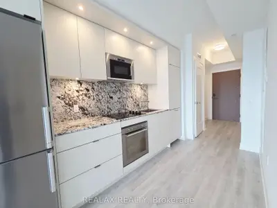 30 Inn On The Park Drive 1107, Toronto C13, ON M3C 0P8