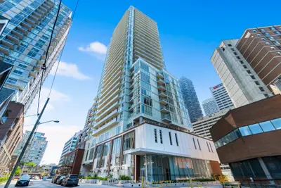 33 Helendale Street 1203, Toronto C03, On M4r 1c5