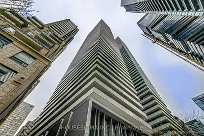 42 Charles Street E 805, Toronto C08, ON M4Y 1T4