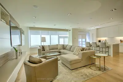 20 Blue Jays Way 2101, Toronto C01, ON M5V 3W6