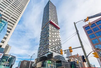 8 Eglinton Avenue E 2402, Toronto C10, ON M4P 0C1
