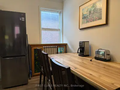 366 Lippincott Street 3, Toronto C01, On M5s 2p7
