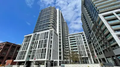 400 Adelaide Street 2002, Toronto C08, ON M5A 1N4