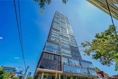 203 College Street 2206, Toronto C01, ON M5T 0C8