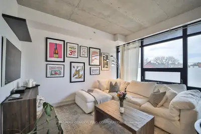 1239 Dundas Street W 206, Toronto C01, On M6j 0e8