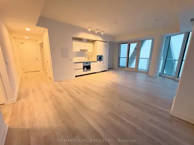 230 Simcoe Street 3517, Toronto C01, On M5t 3b9