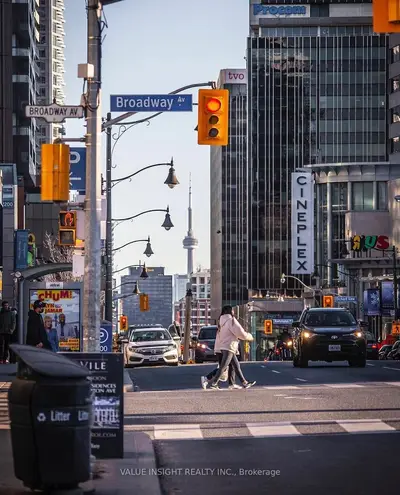 240 Eglinton Avenue E 302, Toronto, On M4p 1k8