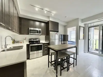 50 Bruyeres Mews 501, Toronto C01, ON M5V 0H8