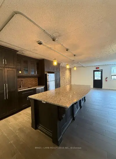 588 Richmond Street W, Toronto C01, ON M5V 1Y9