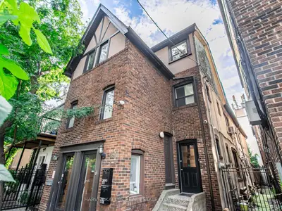 Duplex in Toronto