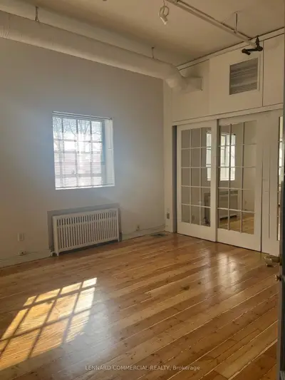 225 Macpherson Avenue Upper A, Toronto C02, On M4v 1a1