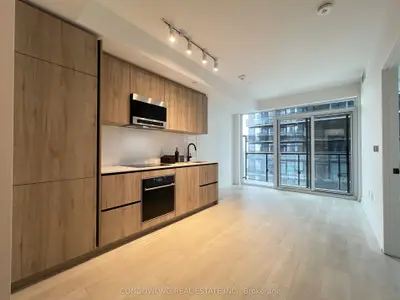 117 Broadway Avenue 2313, Toronto C10, ON M4P 1V3