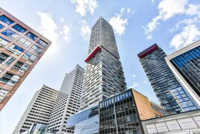 8 Eglinton Avenue E 4402, Toronto C10, On M4p 0c1