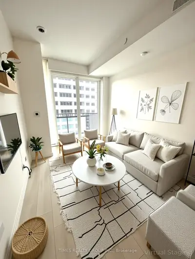 8 Eglinton Avenue E 2003, Toronto C10, ON M4P 1A6