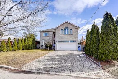 17 Averill Crescent, Toronto, On M2m 2a8