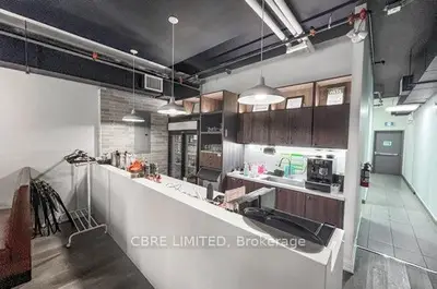 556 Yonge Street 2nd Floor, Toronto C01, On M4y 1y9