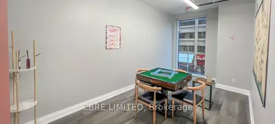 556 Yonge Street 3rd floor, Toronto C01, ON M4Y 1Y9