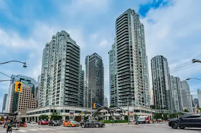 10 Yonge Street 705, Toronto C01, ON M5J 1R4