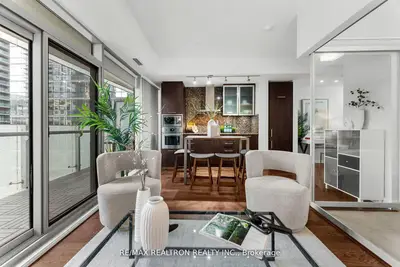 14 York Street 807, Toronto C01, ON M5J 0B1