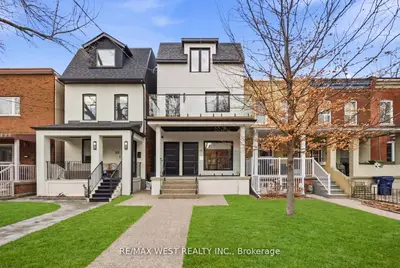 390 St Clarens Avenue, Toronto C01, On M6h 3w3