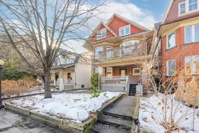 416 Palmerston Boulevard 2nd Floor, Toronto C01, ON M6G 2N8