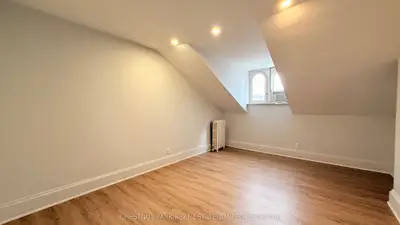 342 Jarvis Street Unit 5, Toronto C08, On M4y 2g6