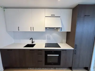 1 Quarrington Lane 2010, Toronto C13, ON M3C 1H7