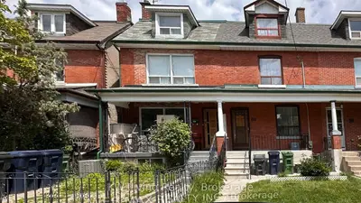 62 Ulster Street Basement, Toronto C01, On M5s 1e5